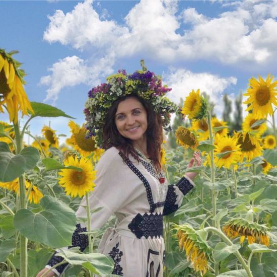 украинские нацисты. украинки в америке. украинские женщины. девушки евро 2012. украинский флаг в москве.