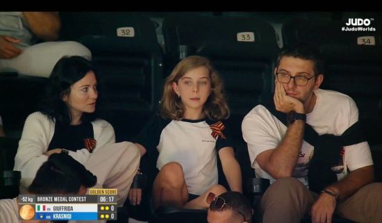 На чемпионате мира по дзюдо в Катаре с трибун выгнали зрителей с георгиевскими лентами (фото)