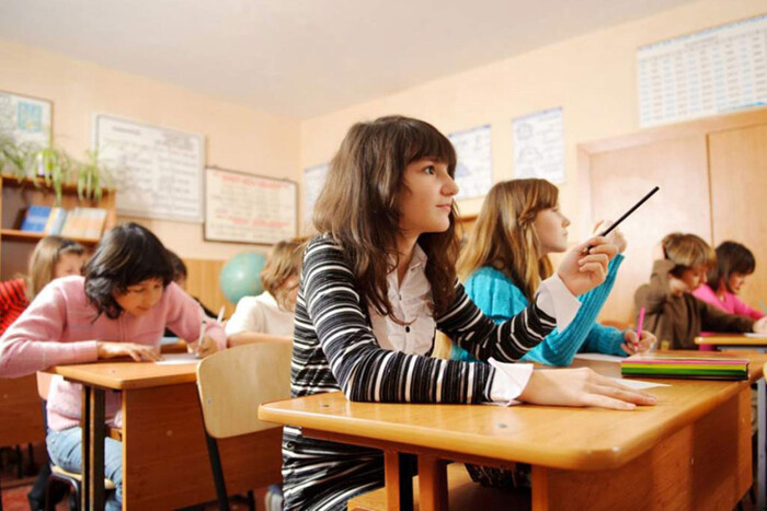 Можно ли проводить уроки на российском языке? Министр Лисовый ответил