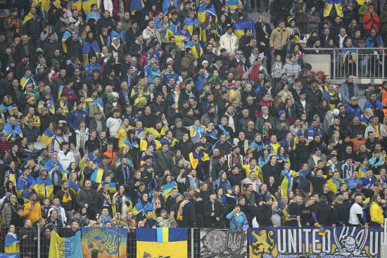 Обвинили в расизме: УЕФА наказал сборную Украины за поведение фанатов на матче с Италией