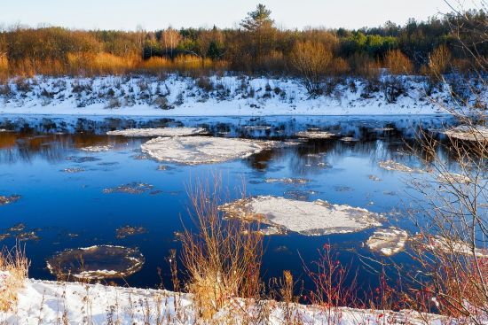 В Николаевской области из проруби достали тело мужчины