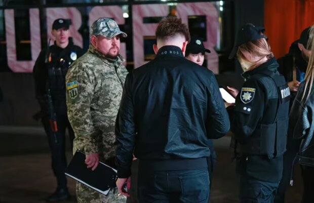 Одна категория мужчин не получит повесток на улице