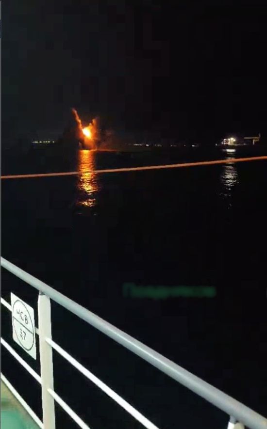 Момент поражения катера 