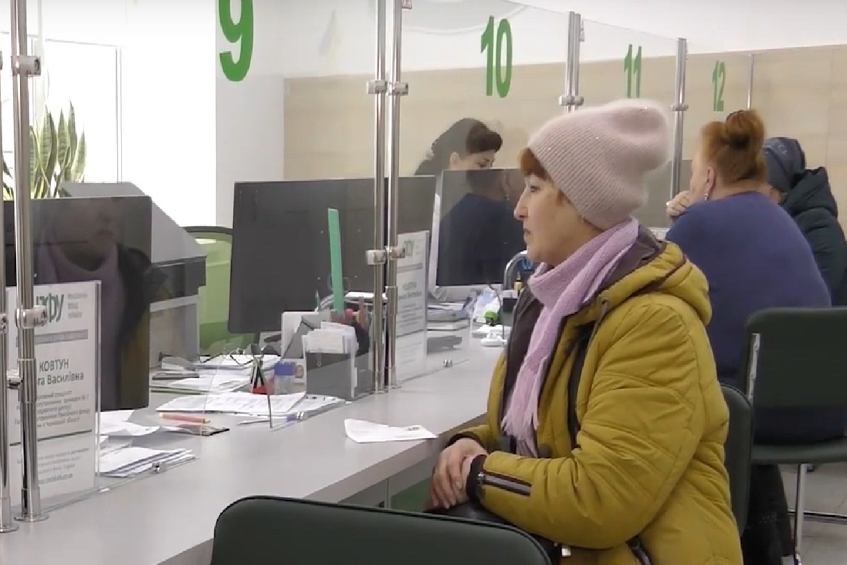 Грошова допомога для ВПО у Дніпропетровській області: частина українців отримає нову виплату, хто в списку щасливчиків