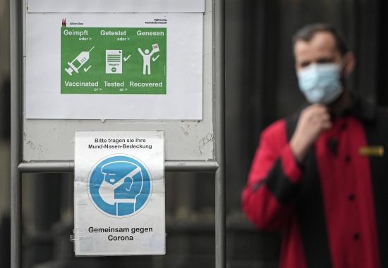 Еврокомиссия сократила срок действия COVID-сертификатов для путешествий: сколько он будет действовать